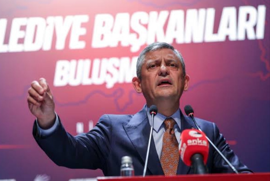 Özgür Özel Ak Partiye Malatya Belediyesi üzerinden yüklendi!