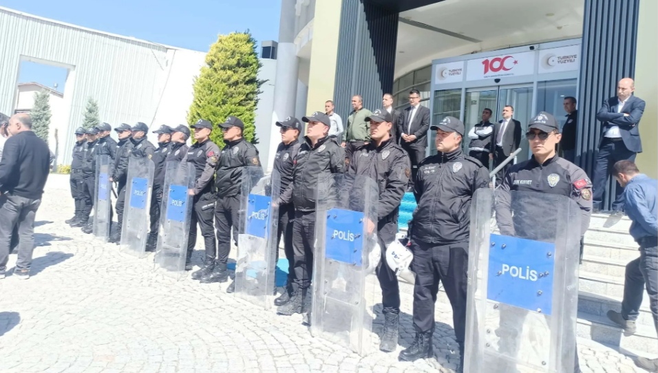 Malatya’da Sanayi Krizi: Belediye önünde Sami Er'e isyan ettiler!