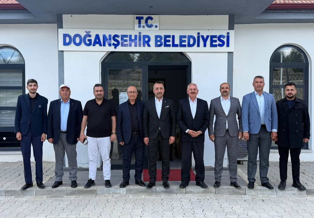 Siyasette örnek buluşma: Kılıç’tan CHP’li Başkan Bayram’a ziyaret
