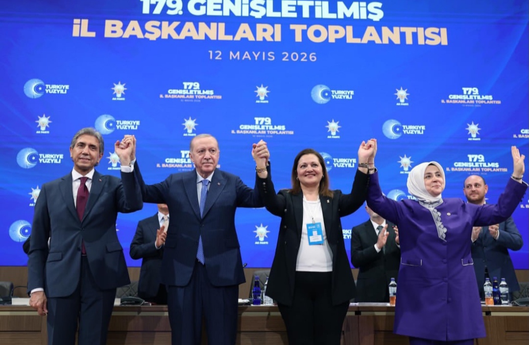 Burcu Köksal’ın AK Parti’ye Geçişi  Ençok Malatya Sevindi!