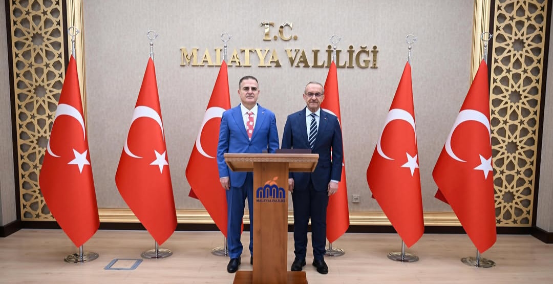 Malatyalı İki Vali Bir Araya Geldi: Şehrin Geleceği Masaya Yatırıldı