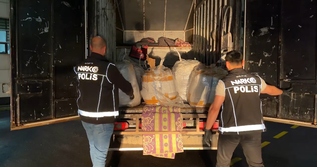 Zehir Tacirlerine Büyük Darbe: Rekor Miktarda Hap Ele Geçirildi