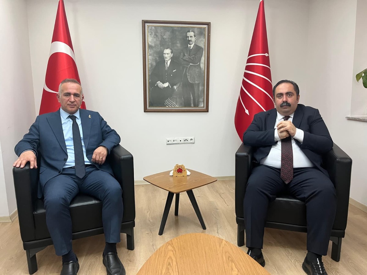 Ercan’dan CHP’ye destek ziyareti: “Hukuksuzluğu birlikte aşmalıyız”