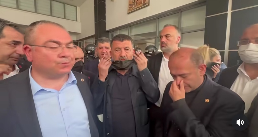 CHP’de “İşgal” Tartışması: Veli Ağbaba’dan Kayyum ve Polise Sert Tepki