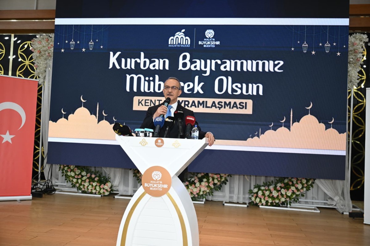 Valinin konuşmasında “Hazmedemeyenler” çıkışı dikkat çekti!