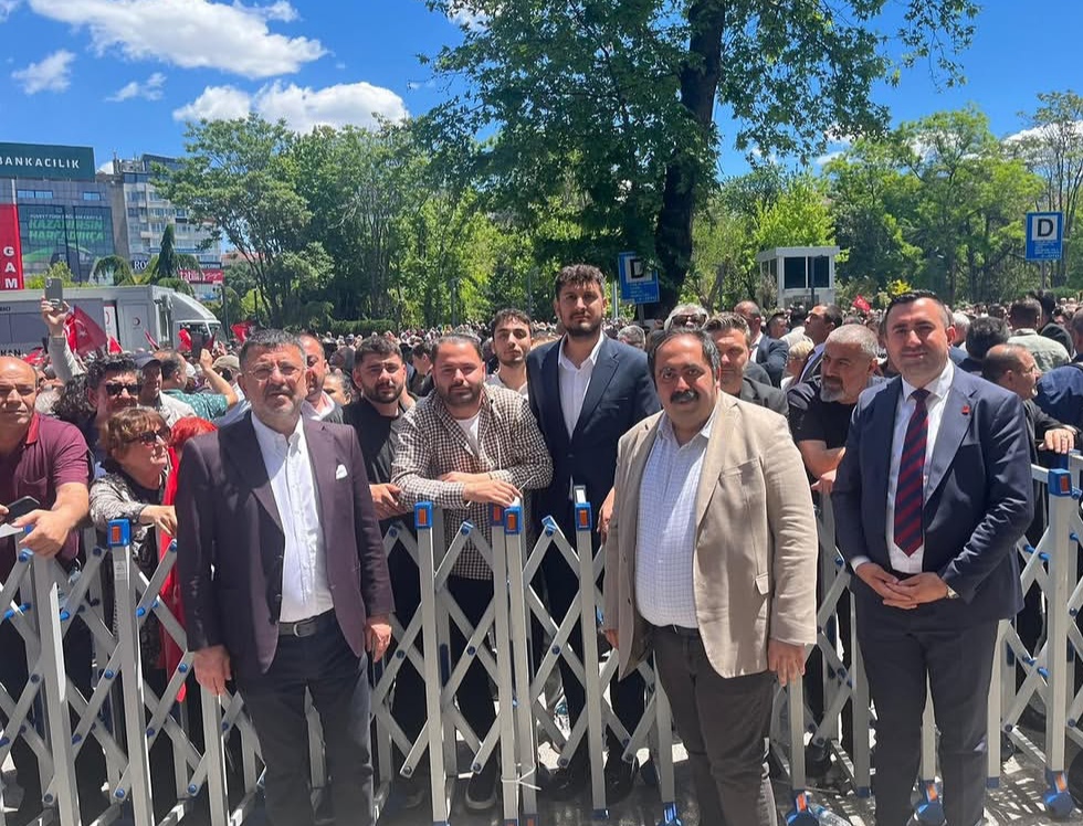 Kılıçdaroğlu ve Özgür Özel Ayrışması Bayramlaşmaya Yansıdı