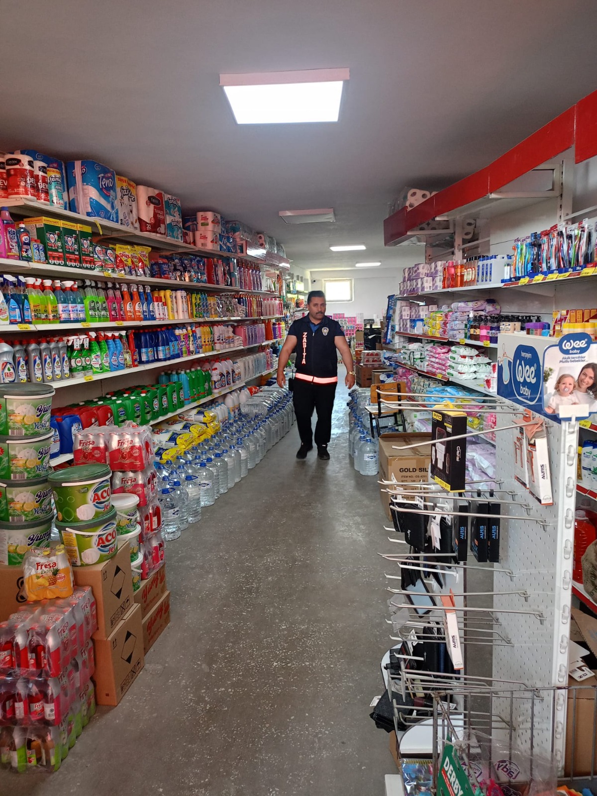 Marketlere Sıkı Denetim! Tarihi Geçmiş Ürünlere El Konuldu