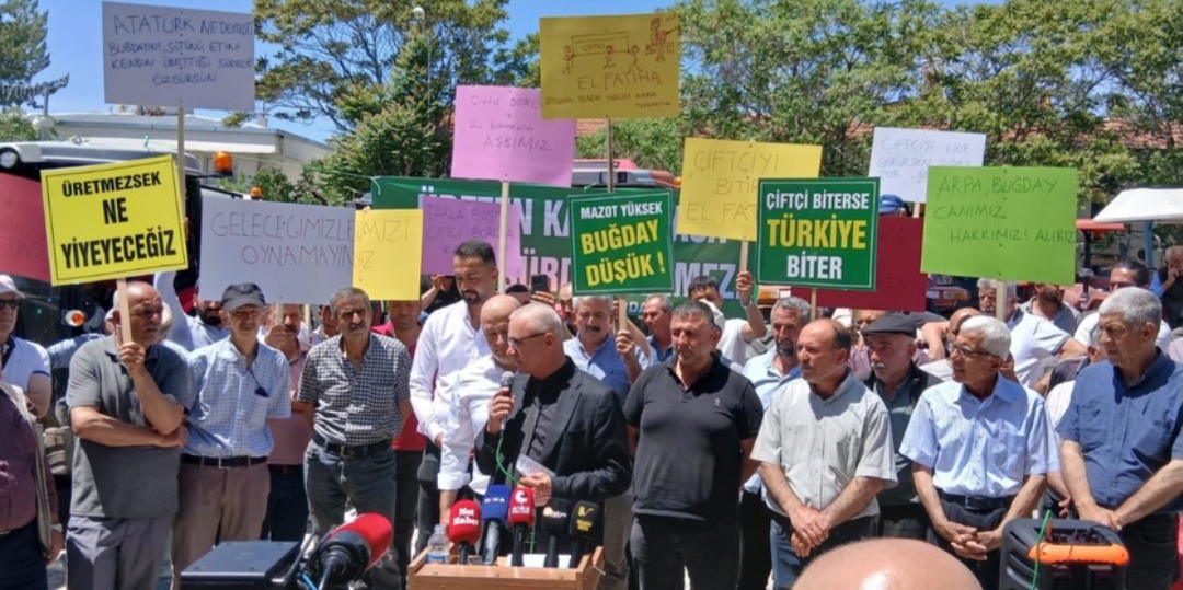 Belediye Başkanı sokağa çıkıp eylem yaptı!