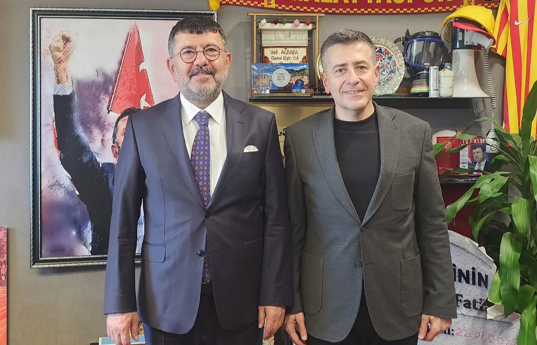 İhraç Talebi CHP’yi Karıştırdı: İl Örgütü Sessiz, İlçelerden Tepkiler Geldi