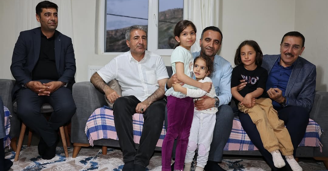 Ölmeztoprak’ın Ziyaretlerinde “Ulutaş Detayı” Kulisleri Hareketlendirdi