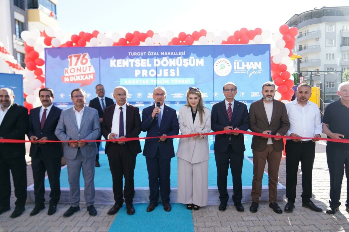 “Söz Verdik, Yaptık”: Yeşilyurt’ta Dönüşüm Projesi Tamamlandı