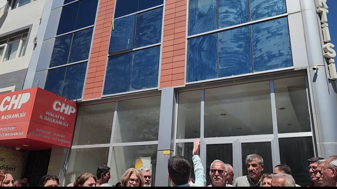 CHP Malatya’da Poster Gerilimi: “Atatürkçülüğümüzü Sorguluyamazlar”
