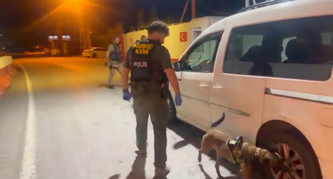 Uyuşturucuyu Bu Kez Köpek Buldu!