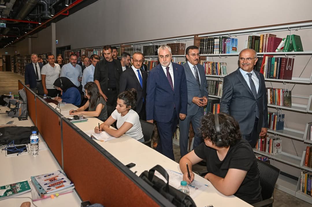 Bakan Işıkhan, Sami Er'e Teşekkür Etti!