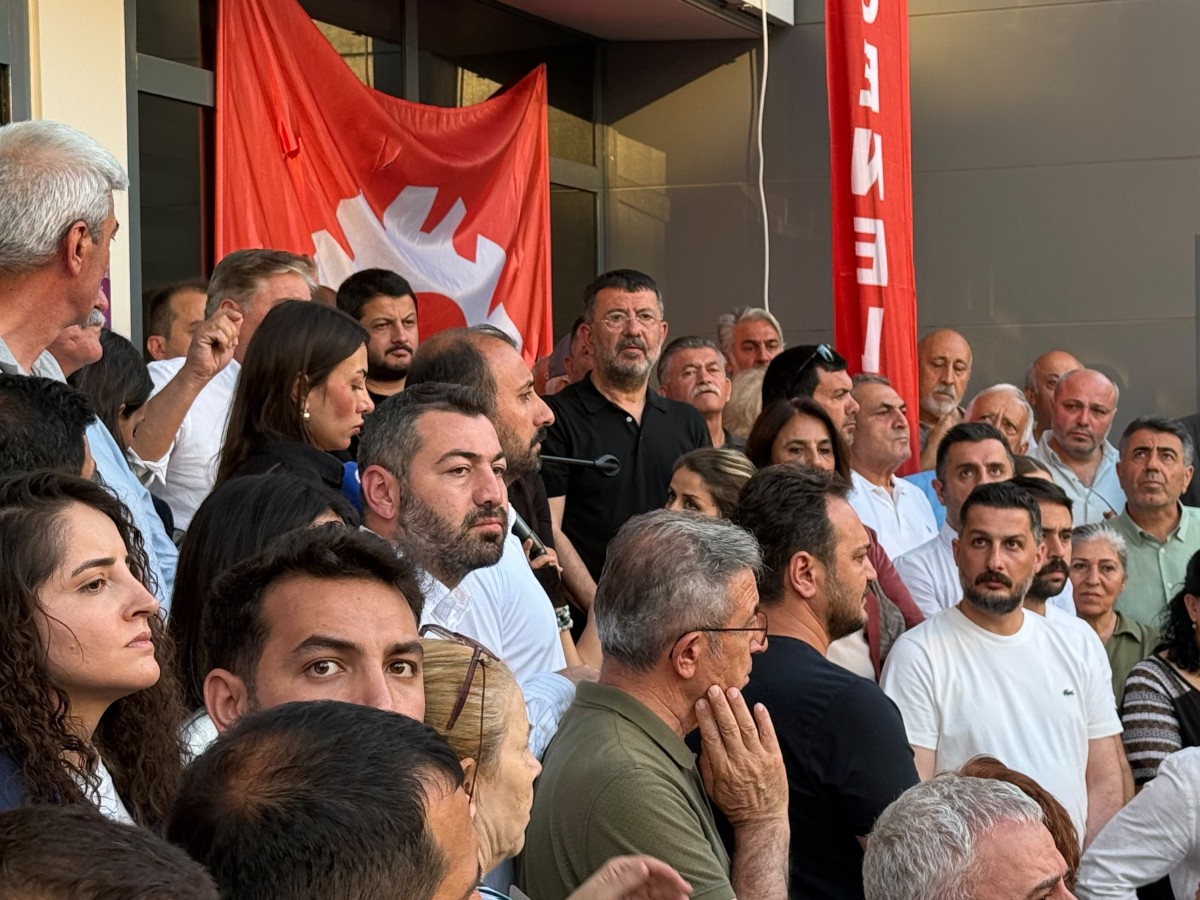 Veli Ağbaba, Yakın Dostu Hüseyin Can Güner İçin Çankaya'da Nöbette