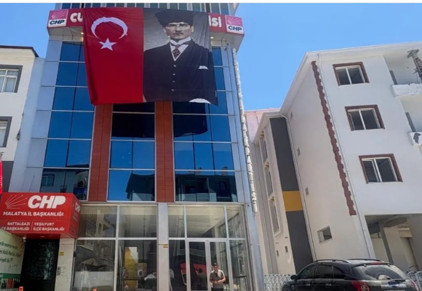 'Bilgim Dışında Yönetime Yazıldım' Çıkışı! CHP Yeşilyurt'ta Tartışma Büyüyor