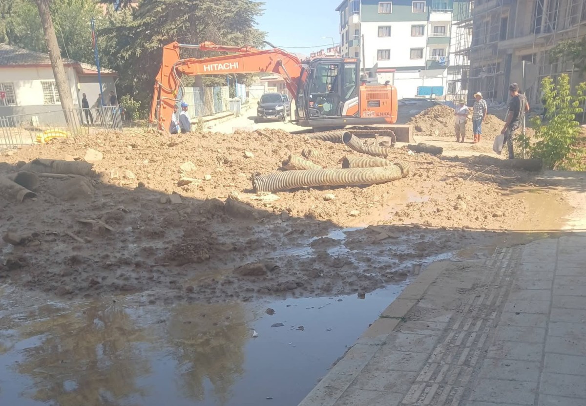 Doğanşehir'de Balçık ve Çamur İsyanı!