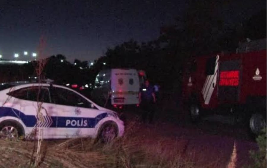 Ağır Hasarlı Binadan Atlayan Şahıs Hayatını Kaybetti
