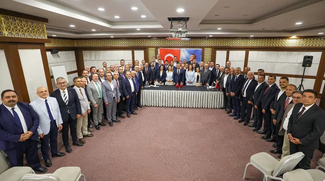 Parti Yok, İl Başkanları Toplantısı Var!