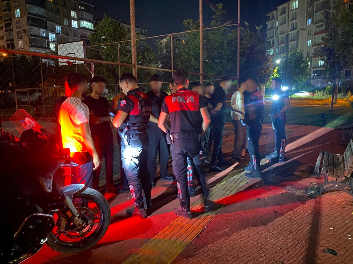 Malatya Polisi Park ve Bahçelerde Denetimleri Sıklaştırdı