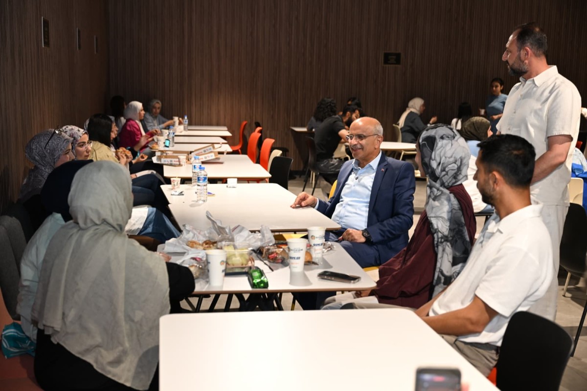 Şehir Kütüphanesi Öğrencilerin Yeni Buluşma Noktası Oldu