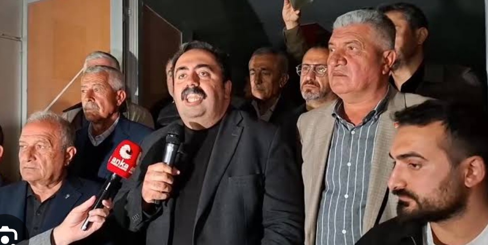 Yeni Parti'nin Kadroları Şekilleniyor: Değişen Sadece Parti İsmi