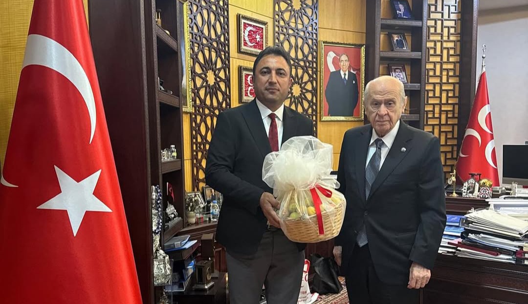 Başkan Cengiz'den Bahçeli'ye Malatya Kayısısı!
