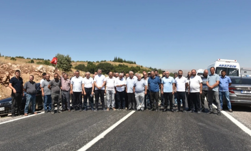 Arapgir Ayağa Kalktı! 54 Kilometrelik Yol İçin Trafiği Durdurup Ses Yükselttiler