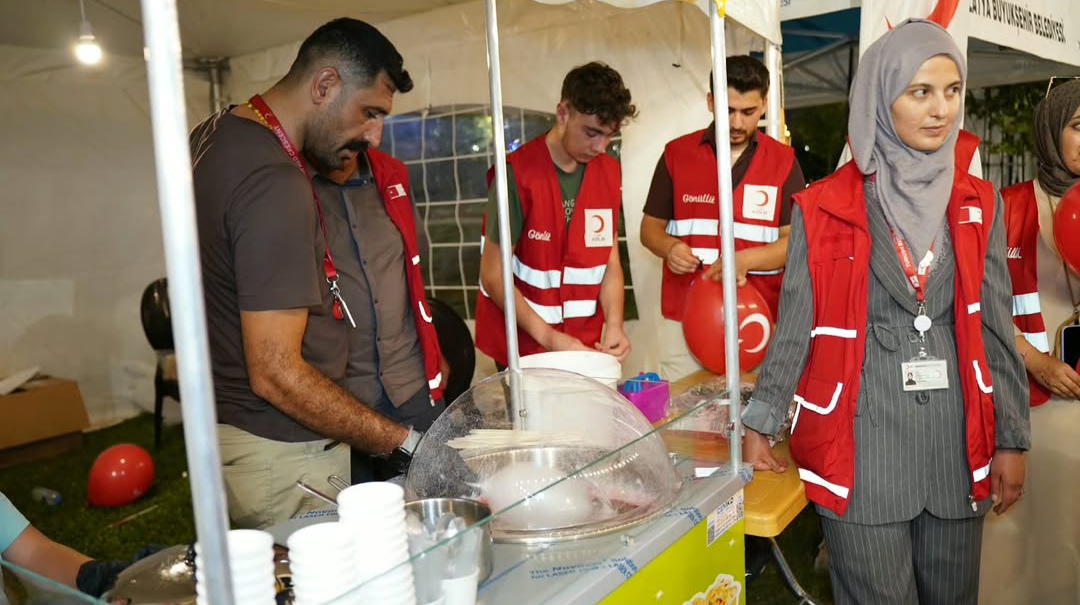 Malatya Kızılay’dan Festivalde Çocuklara Gülümseten İkramlar