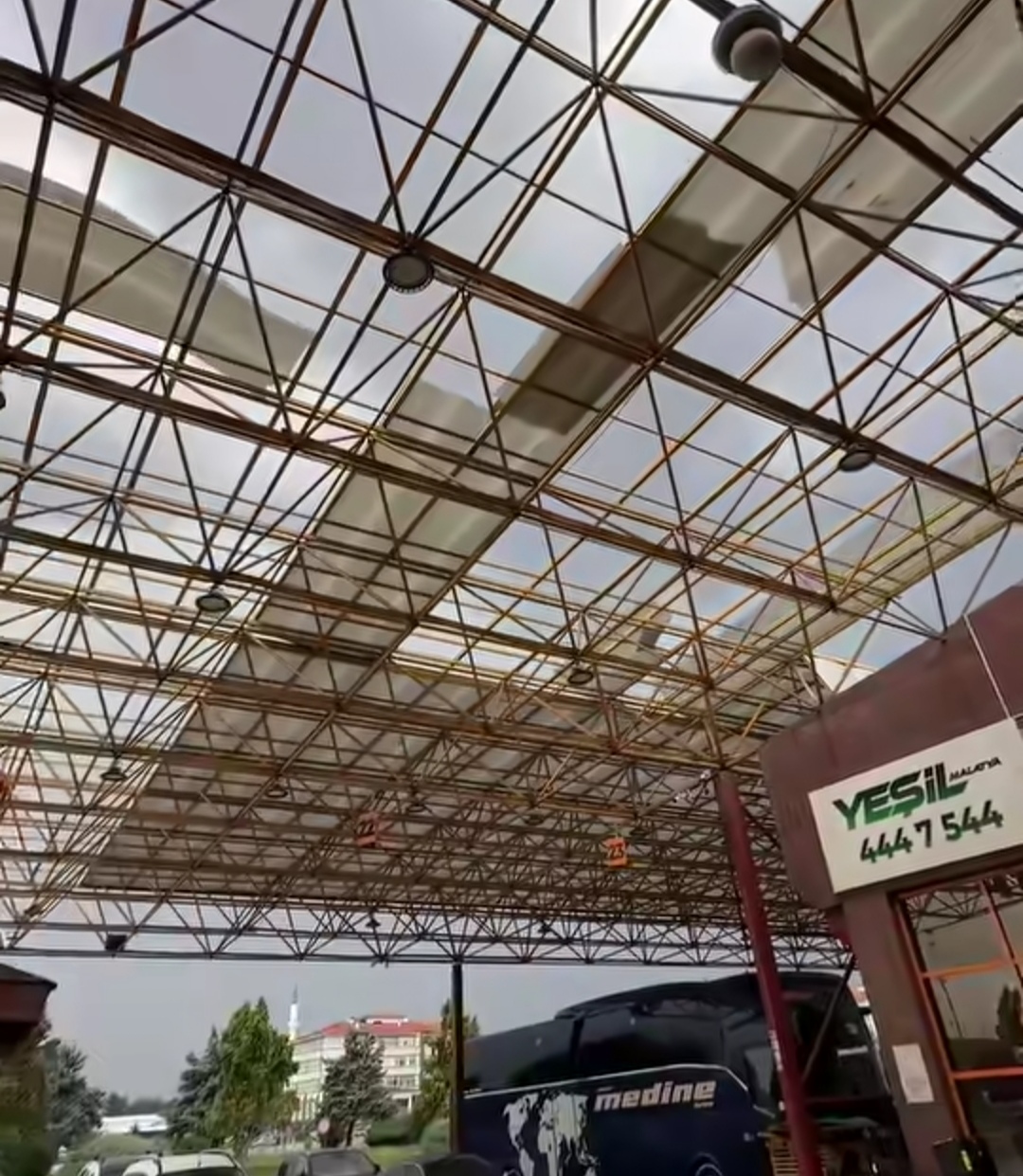 5 Dakikada Malatya’yı Fırtına Vurdu! Hayat Durma Noktasına Geldi