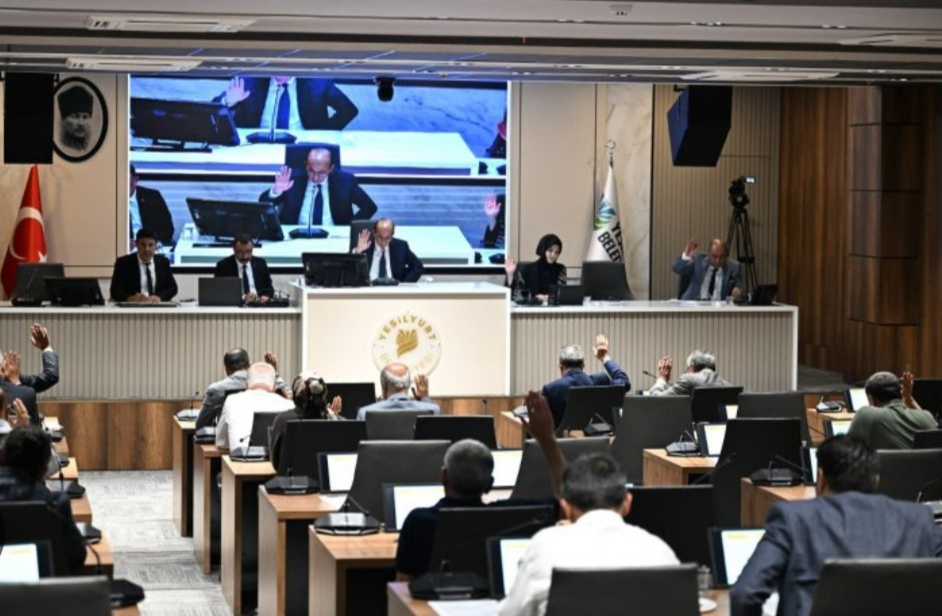 İkizce’de Ağaçlar Susuz Kaldı! Başkan “Herkes Görevini Yapsın” Dedi