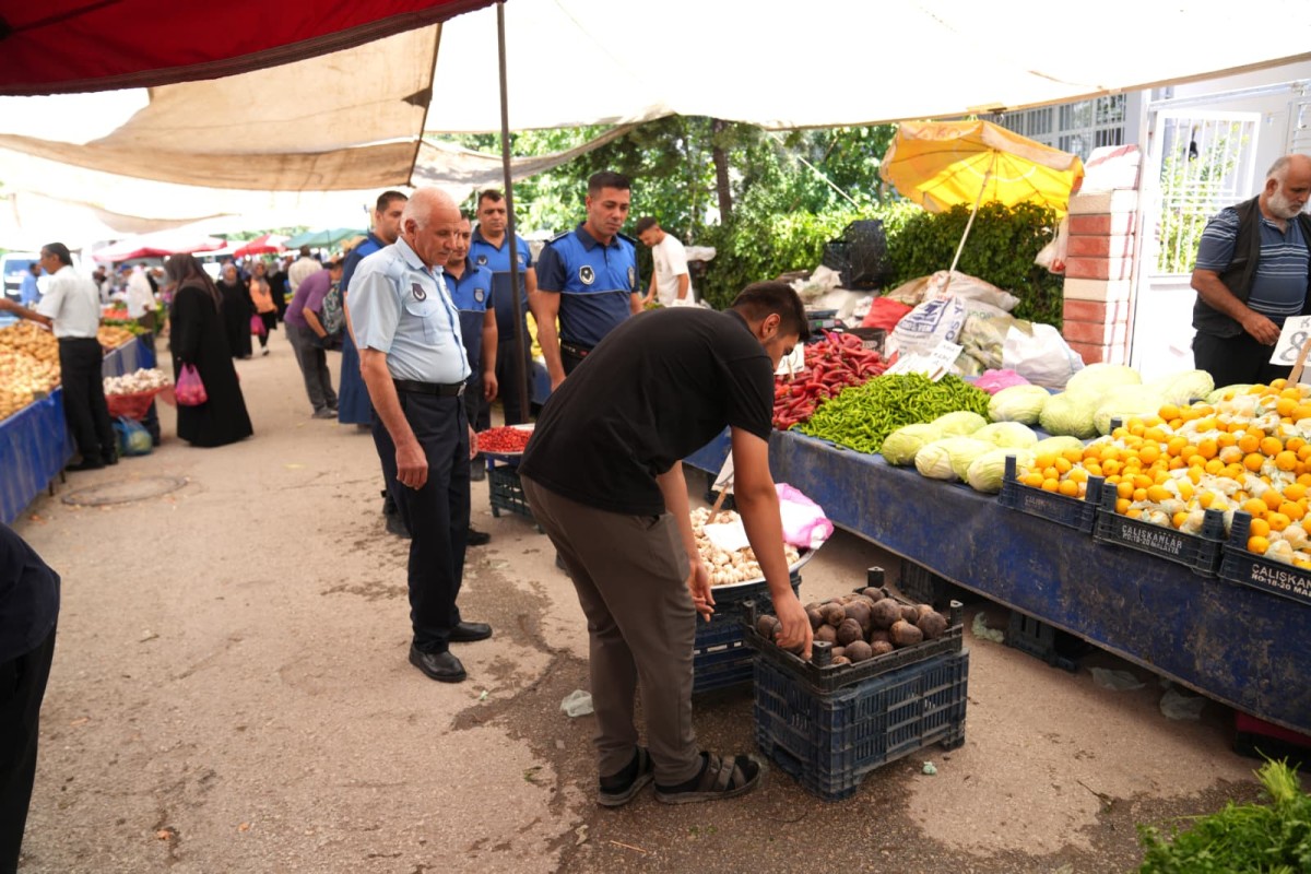 Battalgazi’de Semt Pazarlarında Zabıta Denetimi Sürüyor