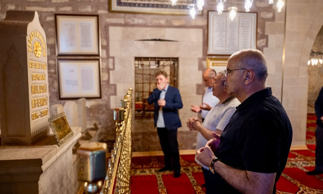 Sami Er bu kez Somuncu Baba’ya gidip dua etti!