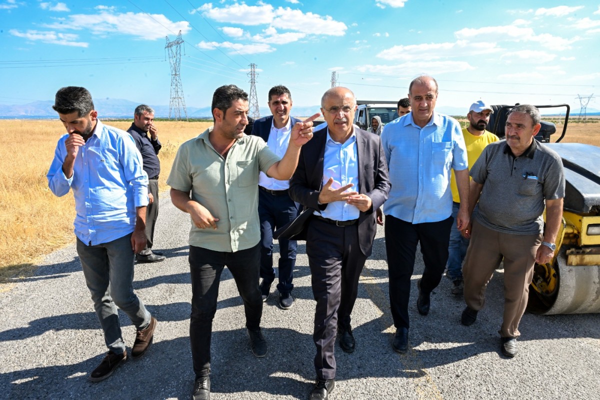 “Öncelikle köylerin şehirle bağlantısını sağlayan yolların normalleşmesi “