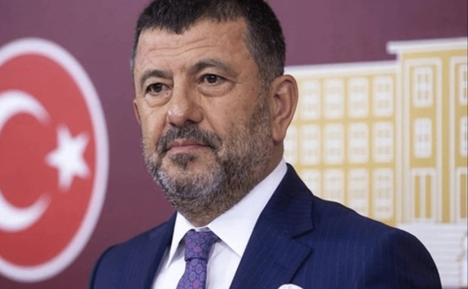 Veli Ağbaba’nın otobüs sevinci!