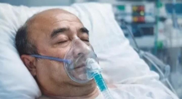 Malatyalı Oral Çelik yaşamını yitirdi