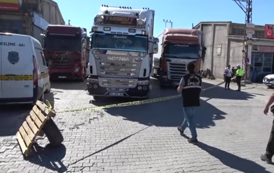 Malatya'da dehşet! Husumetlisinin üzerine tır sürdü!