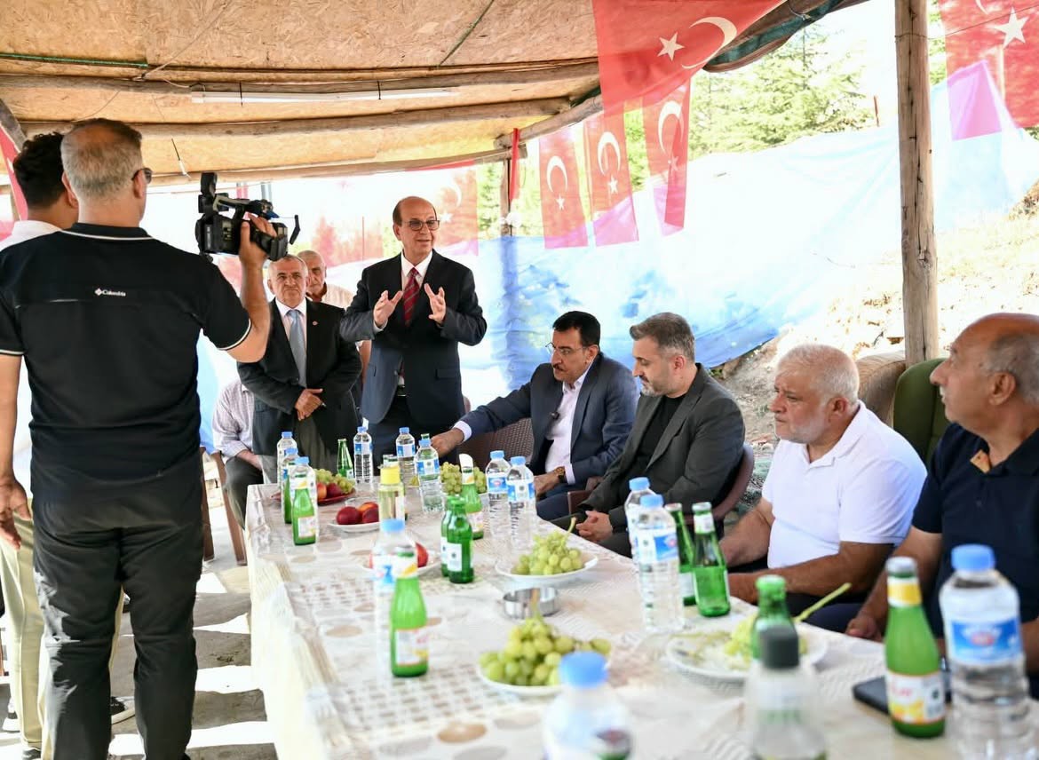 Kadiruşağı Mahallesi'ne Başkan Geçit'ten iki köprü müjdesi