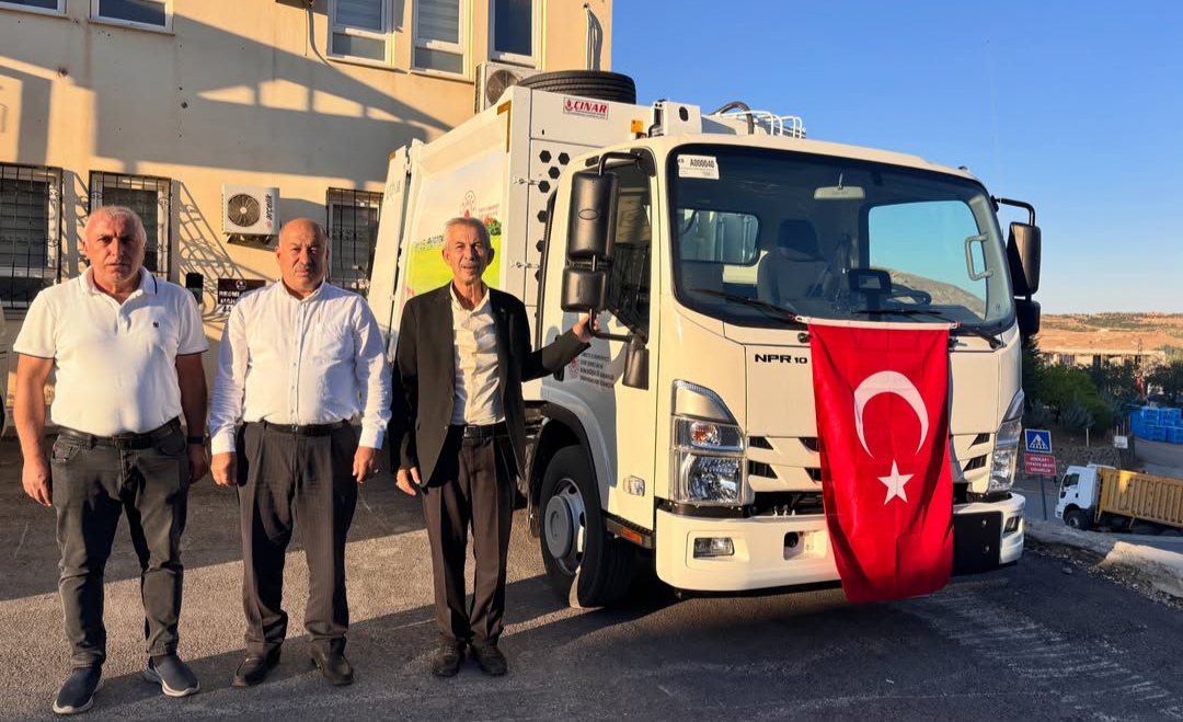 Arapgir Belediyesi’ne Bakanlıktan Yeni Çöp Kamyonu