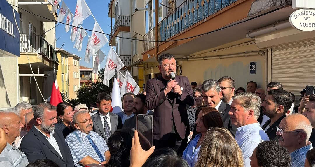 Veli Ağbaba: “Yeni Parti’yi vatandaşlar kurdu, anketlerde birinci parti”