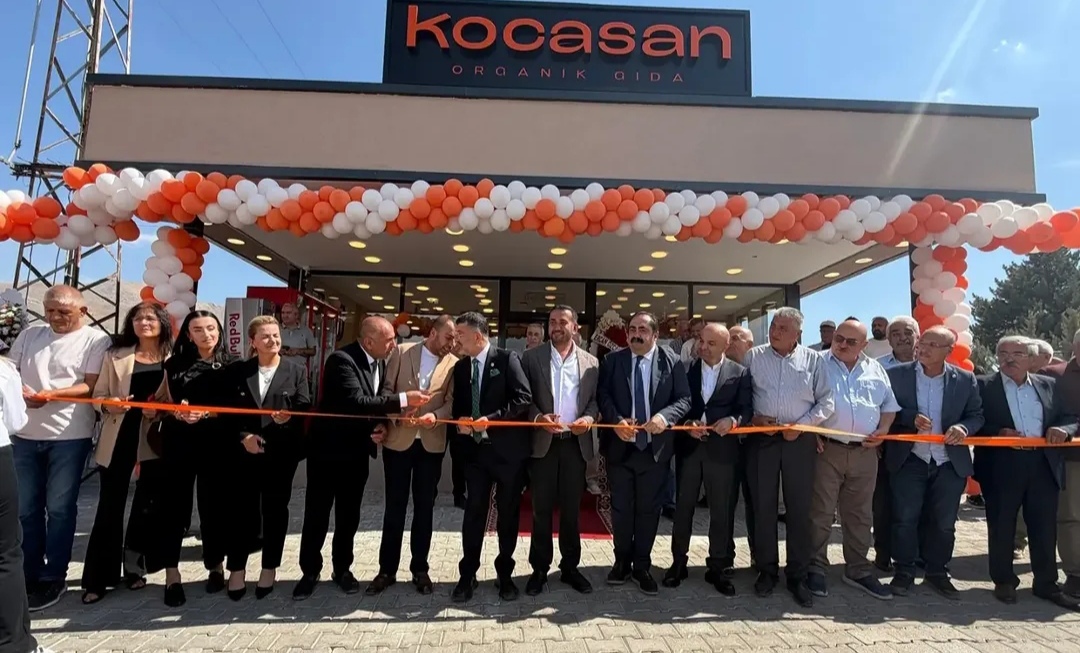 Doğanşehir’de kayısı sektörünün genç yatırımcısı Kocasan Organik’i açtı