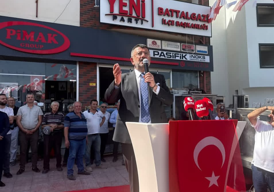 “Atatürk ve bayrakla sorunu olmayan herkese kapımız açık”