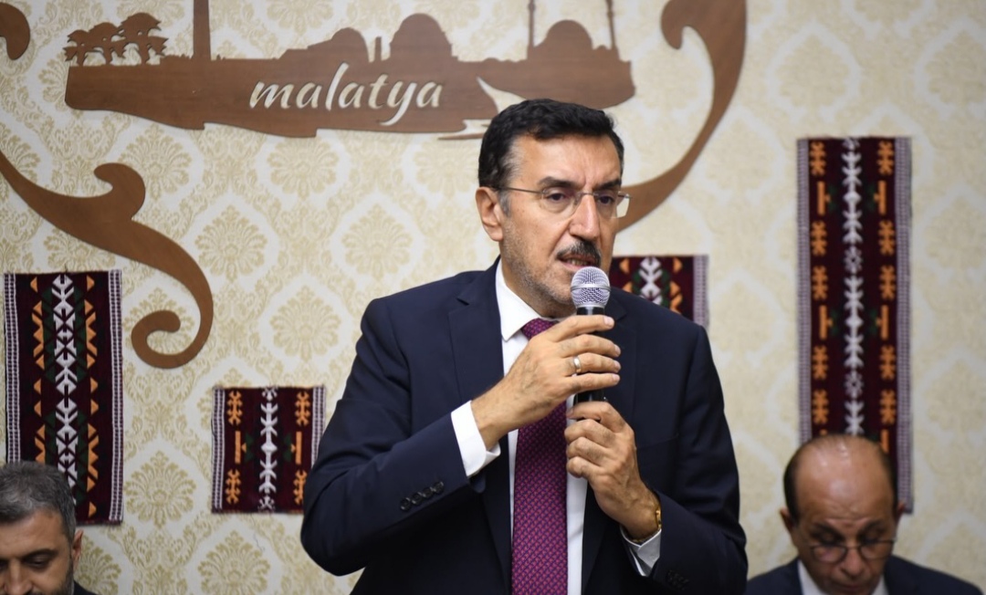 Tüfenkci Durmuyor! Kale'de Sahaya İndi, Akşam Muhtarlarla Buluştu