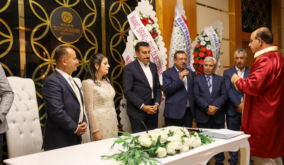 AK Partililer bu kez gazetecinin düğününde buluştu!