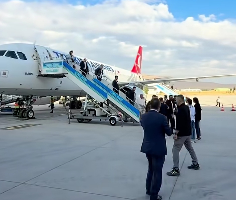 Malatya Havalimanı’nda milletvekillerine bilgi krizi!