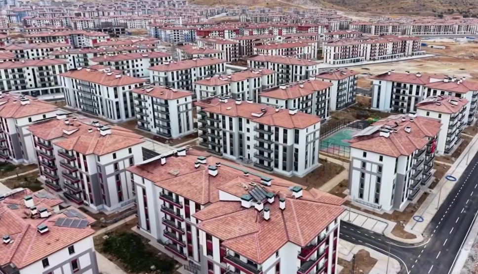 Vali Yavuz duyurdu, TOKİ’lerde yarın teslimat başlıyor