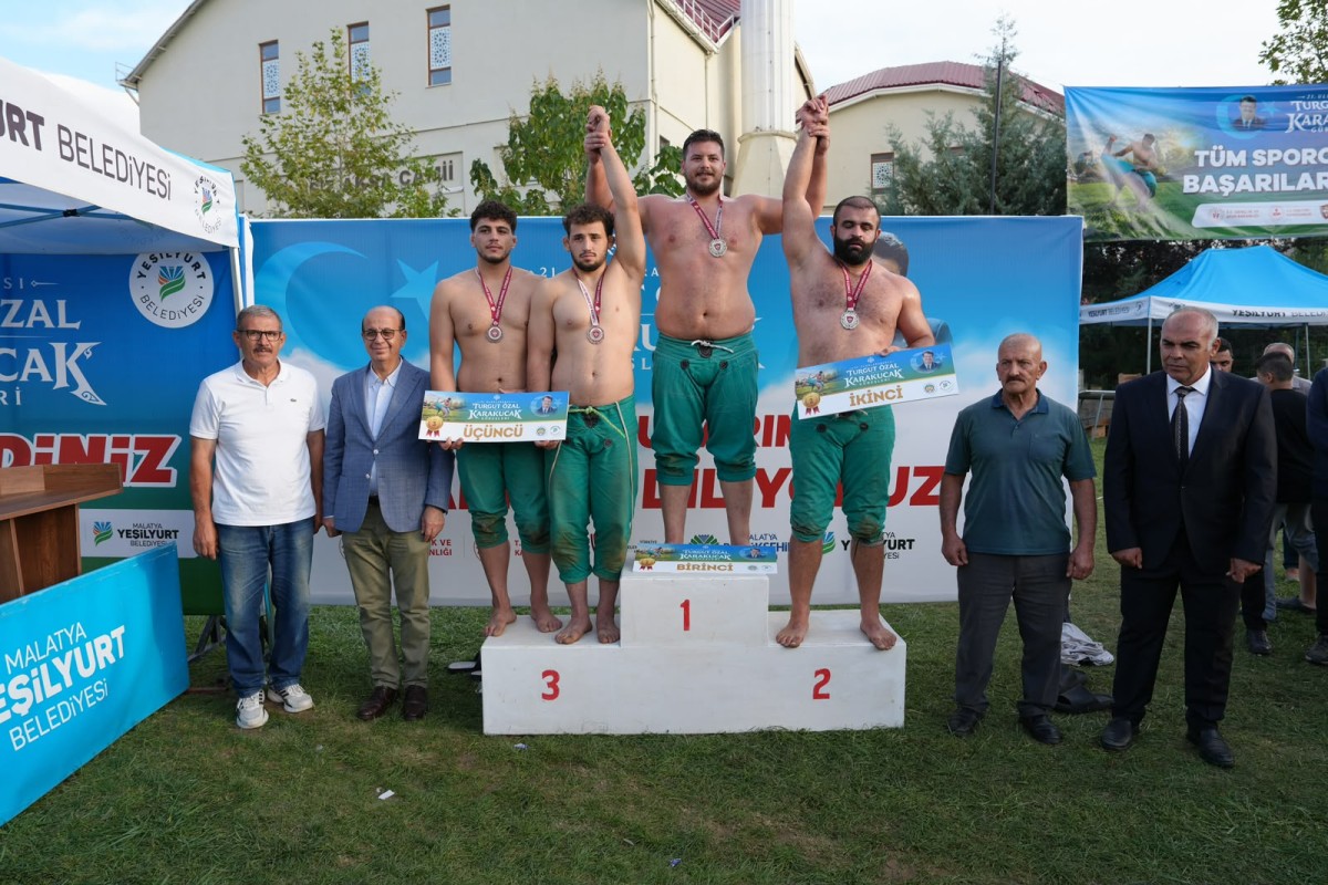 Turgut Özal Karakucak Güreşleri büyük bir coşkuya sahne oldu