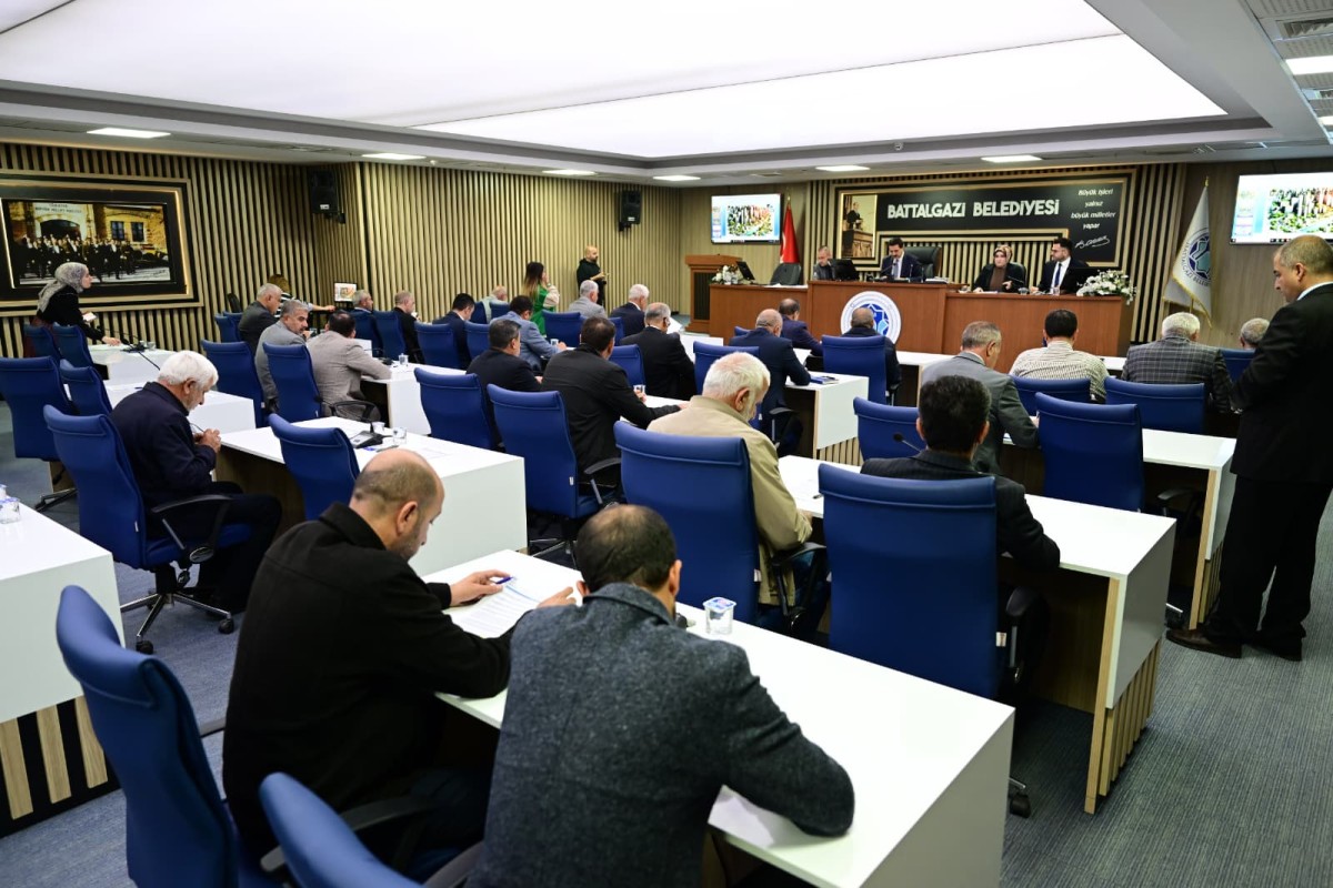 Battalgazi’de hizmet mesaisi: Taşkın 2027’yi işaret etti