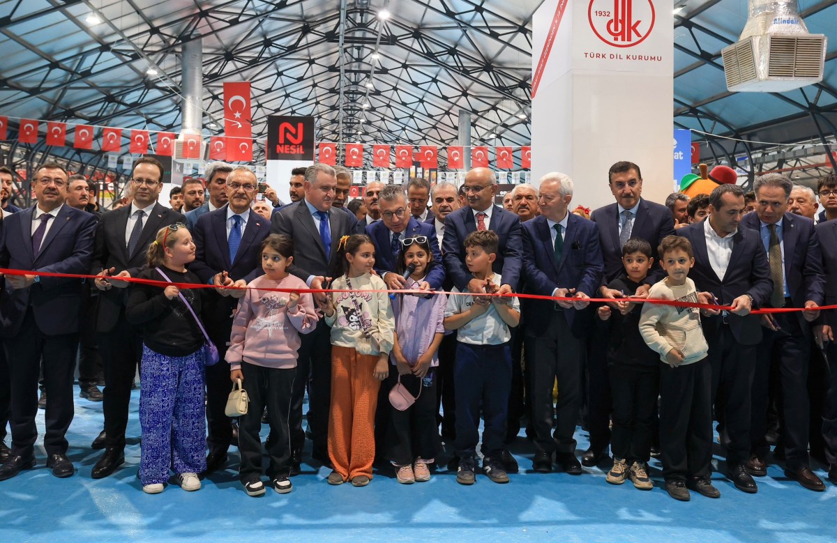 Malatya Kitap Fuarı görkemli törenle açıldı: “Kitap hayatımızın ortağıdır”