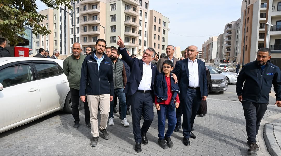 AK Parti heyeti Malatya çarşısında esnafı dinledi!